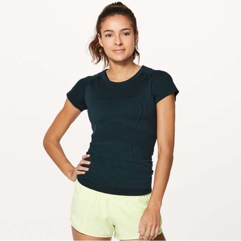 lululemon swiftly tech short sleeve (color: submarine, size: 2)